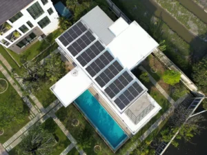 Sistema avanzado de energía solar en villa de la Costa del Sol.